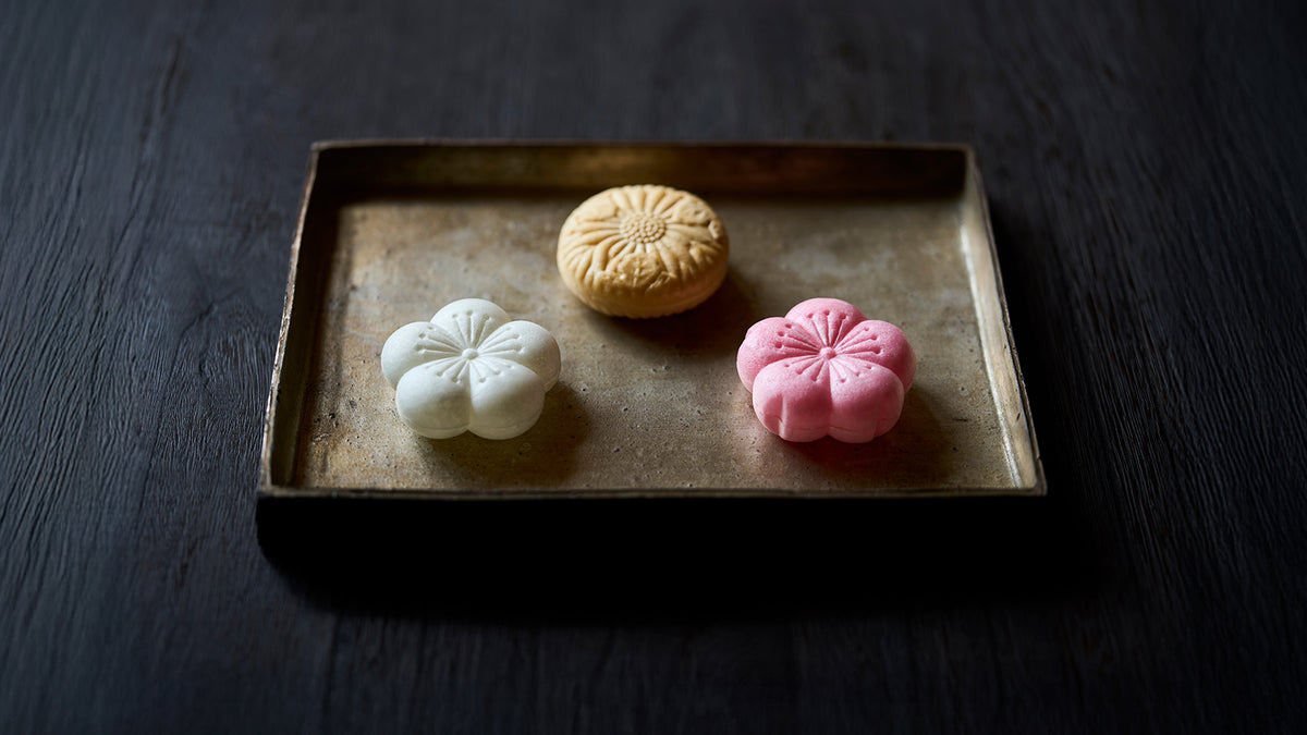 Monaka Shape Monaka – Toraya Confectionery Co. Ltd. - The official online store